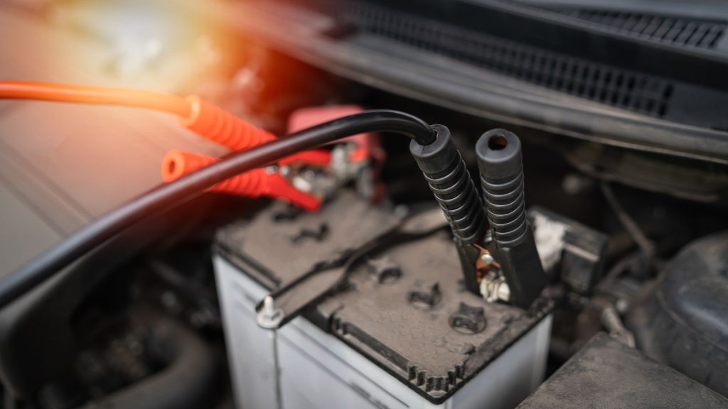 Aki Mobil Cepat Tekor