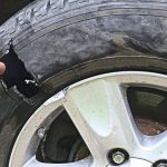 Ban Mobil Pecah