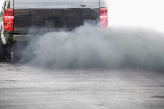 Knalpot Keluar Asap Putih