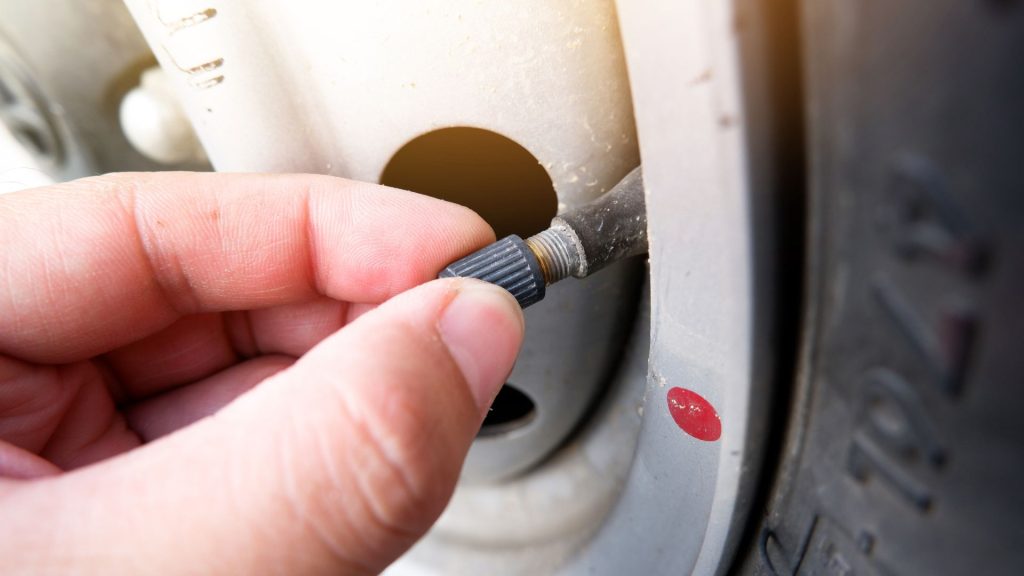 Tutup Pentil Ban Mobil