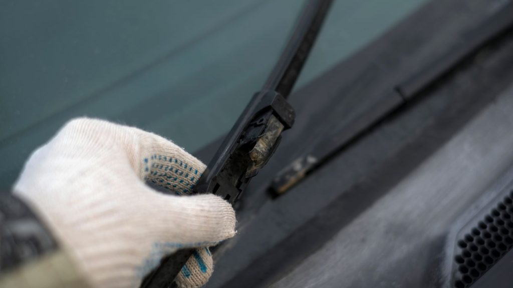 Cara Ganti Wiper Mobil