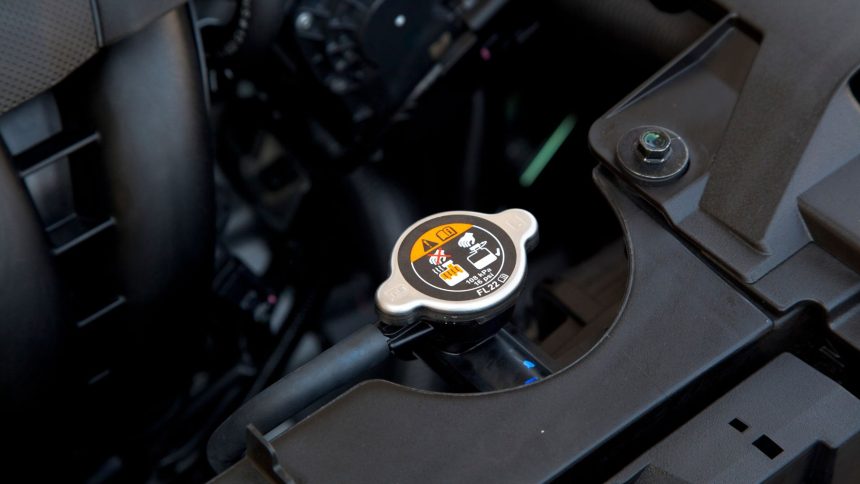 tutup radiator mobil