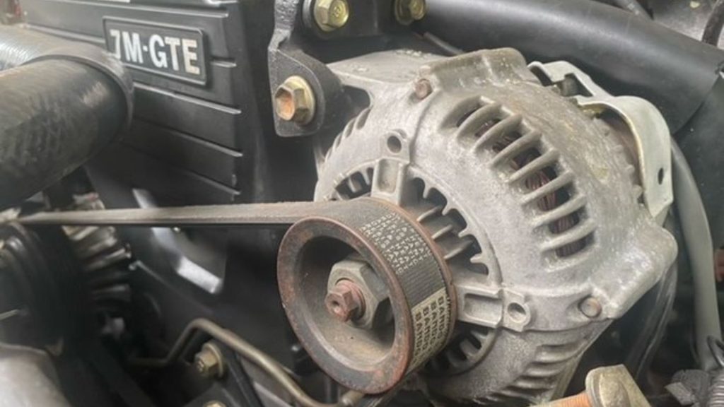 Alternator Mobil Rusak