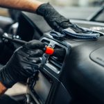 cara membersihkan kabin mobil