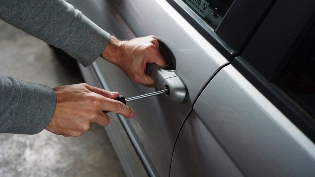 sistem alarm mobil