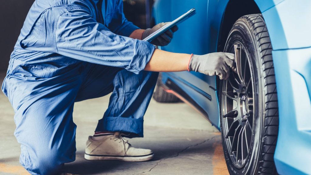 ban mobil habis sebelah